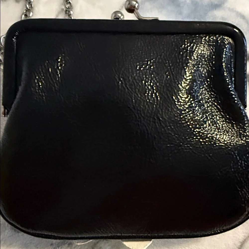 Brighton Sunny Days white daisy coin purse/evening bag EUC with detachable chain - Picture 10 of 16